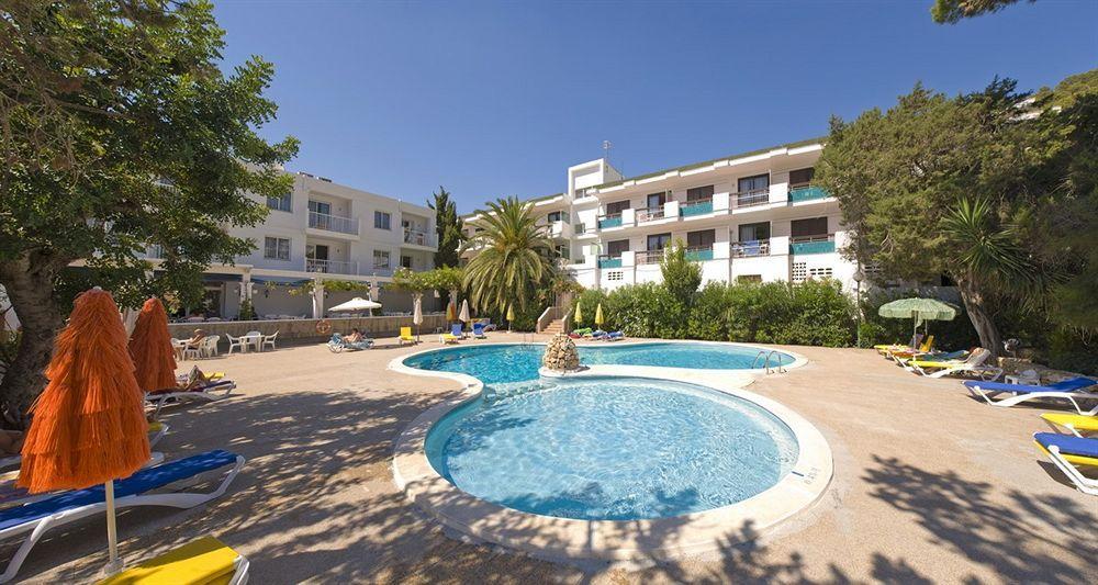 Apartamentos Cala Llonga กาลายองกา ภายนอก รูปภาพ