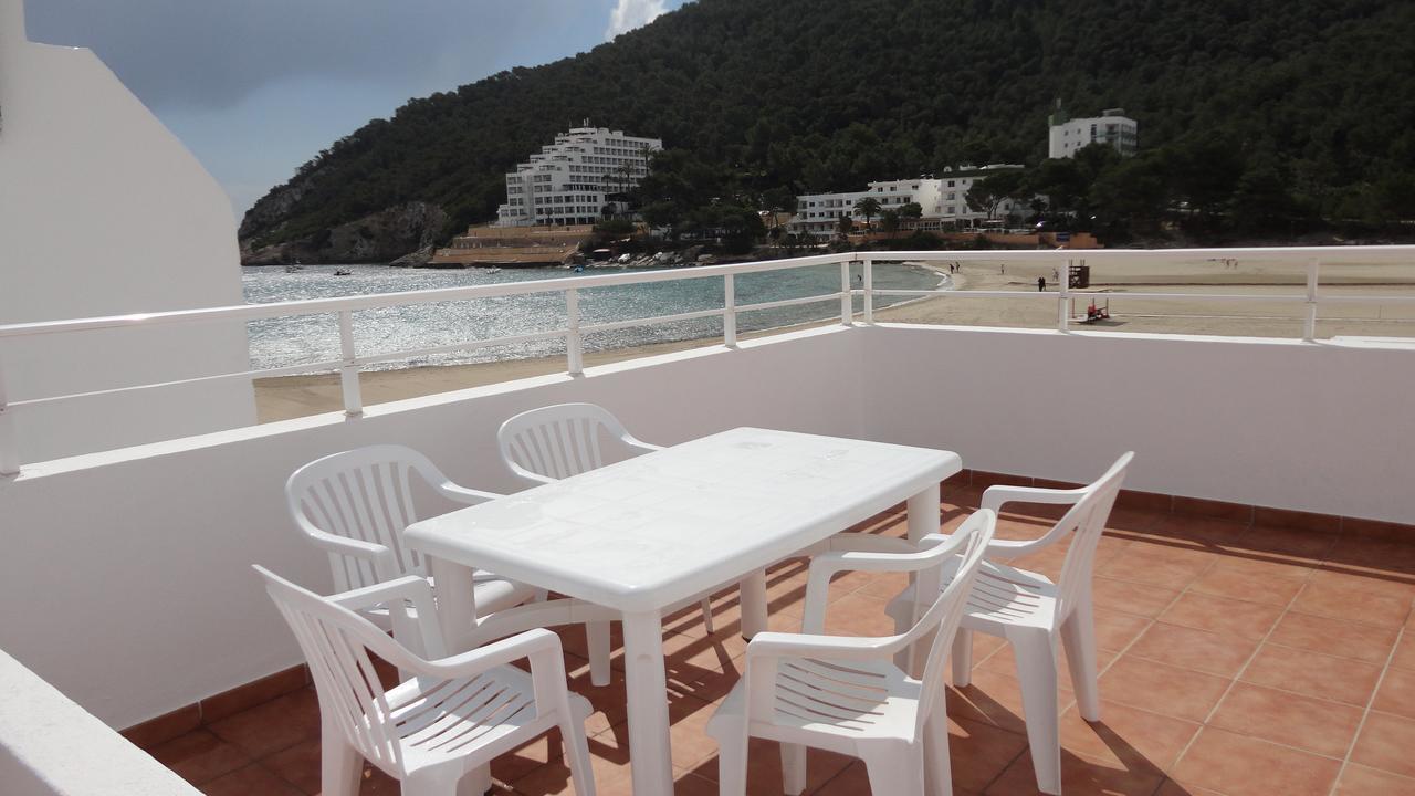 Apartamentos Cala Llonga กาลายองกา ภายนอก รูปภาพ