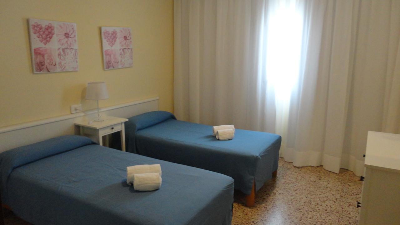 Apartamentos Cala Llonga กาลายองกา ภายนอก รูปภาพ