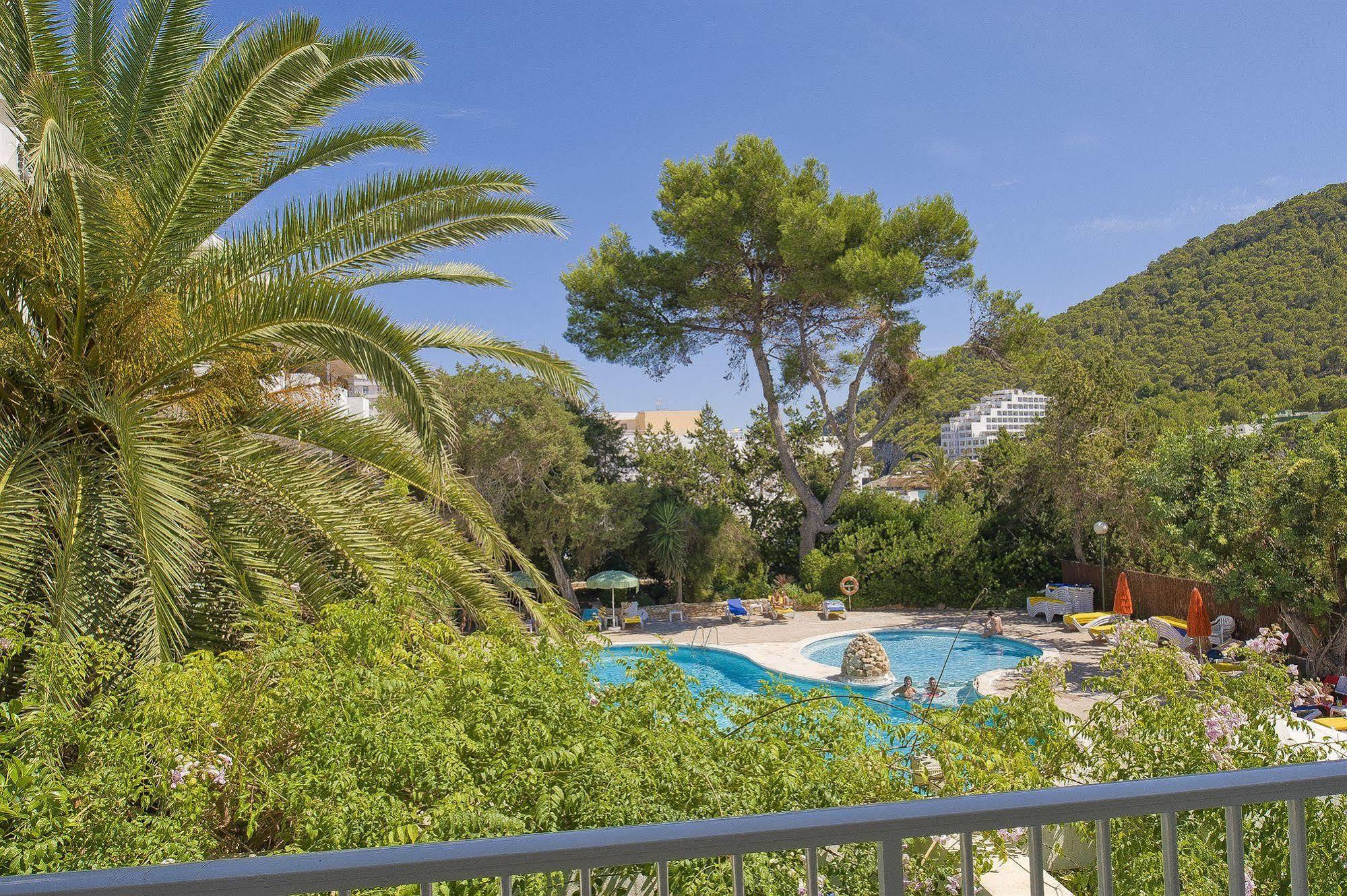 Apartamentos Cala Llonga กาลายองกา ภายนอก รูปภาพ