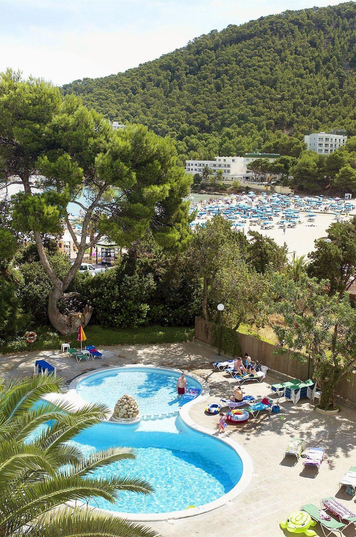 Apartamentos Cala Llonga กาลายองกา ภายนอก รูปภาพ